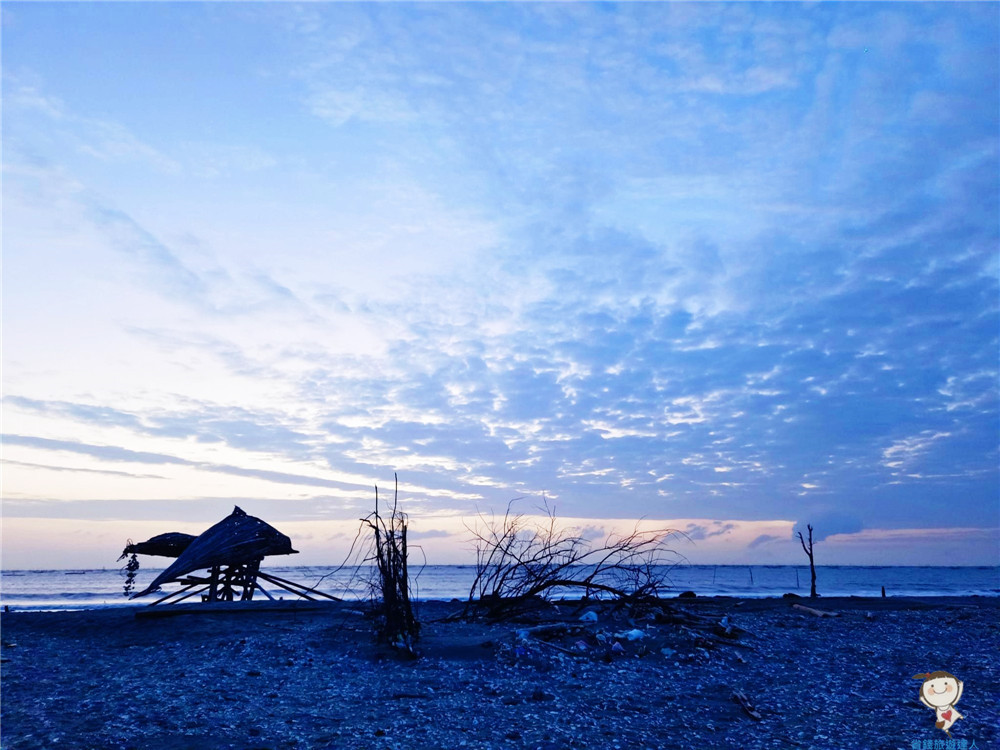 爆紅！嘉義東石壽島的海邊馬桶和絕美夕陽