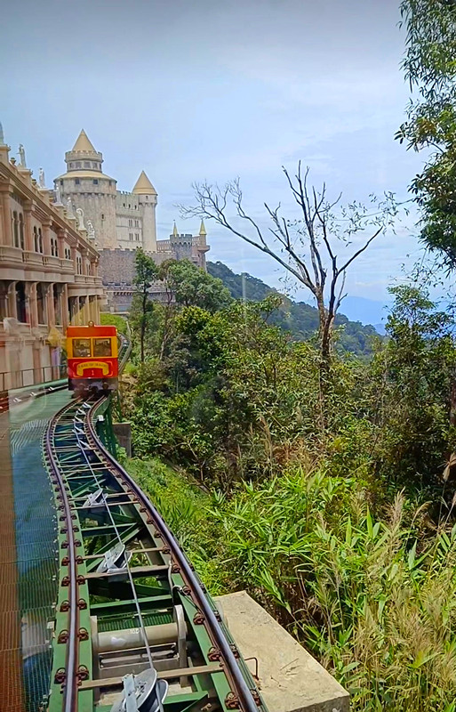 巴拿山法國村